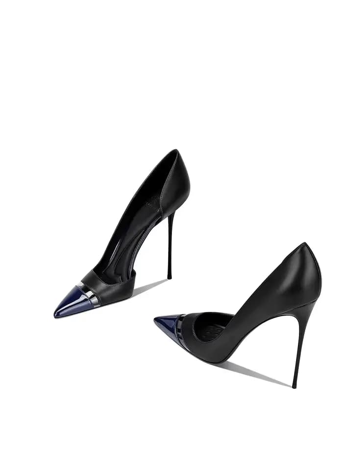 Nouvelles sandales à talons hauts bleu marine à bout pointu et découpes latérales