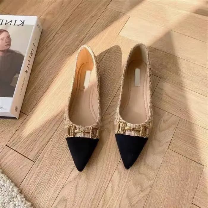 Chaussures de bureau élégantes à bout pointu et à talons bas pour femmes