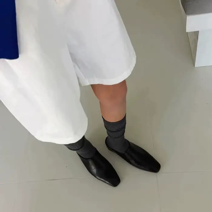 Mules en cuir rétro pour femmes, chaussures polyvalentes à enfiler pour le printemps, l'été et l'automne, bout carré, semelle intérieure haute, semelle extérieure en caoutchouc, confortables