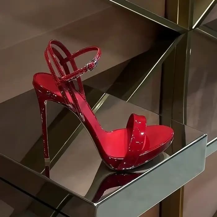 Sandales à talons hauts rouges pour femmes