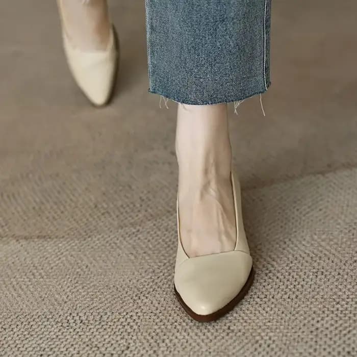 Escarpins pointus à talons mi-hauts pour femmes