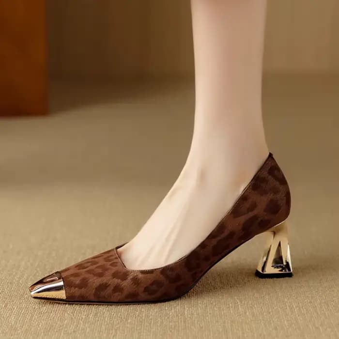 Métal bout pointu conception femmes talons hauts printemps automne mode Sexy imprimé léopard