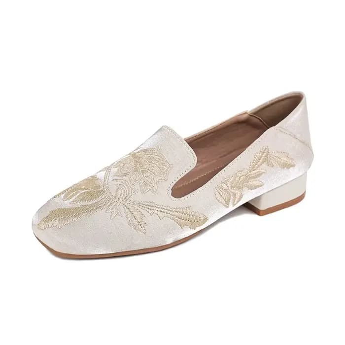 Nouveau designer broder pompes femmes talon bas soie sans lacet mocassins bout carré floral