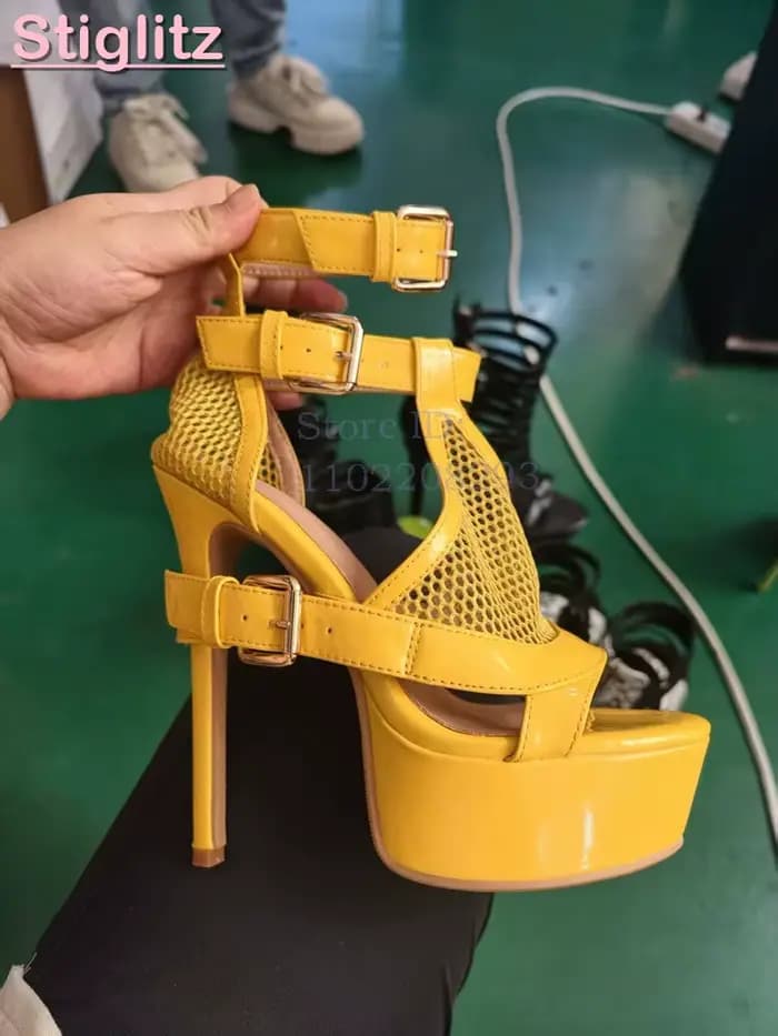Sandales à plateforme en cuir verni orange