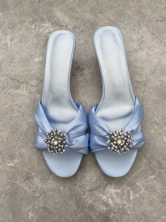 Nouvelles mules d'été pour femme en satin bleu clair à talon chaton