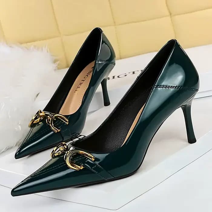 Escarpins à talons hauts pour femmes, chaussures élégantes de 7cm, 10.5cm, rouge, pour mariage, Premium, tendance, décoration en métal, nouvelle collection