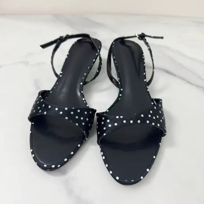 Talons chaton été 2026 femmes sandales modernes à pois Satin bout ouvert concis élégant marque Desinger haute qualité dames chaussures
