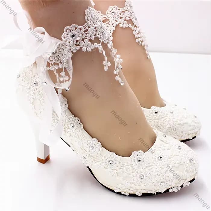 Nouvelles chaussures femme mariée élégante dentelle blanche perle Design talons hauts femmes