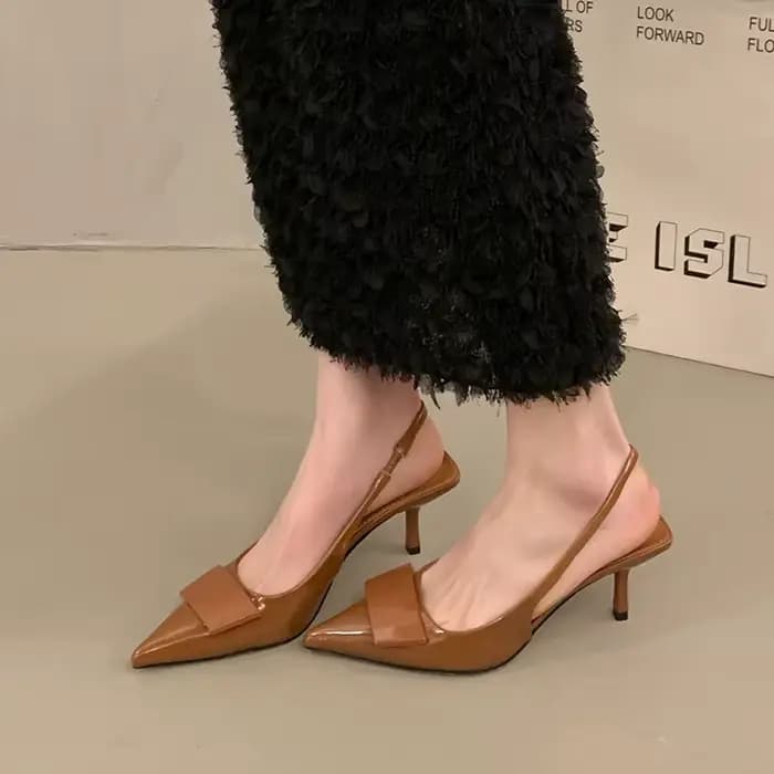 Sandales pour femmes de haute qualité - design élégant avec boucle - talons hauts élégants à bout pointu