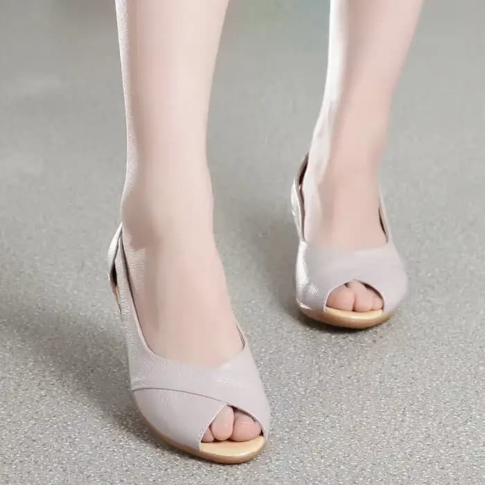 Sandales à l'offre elles compensées en cuir véritable pour femme