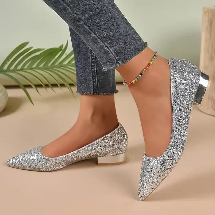 Escarpins à talons bas argentés pour femmes