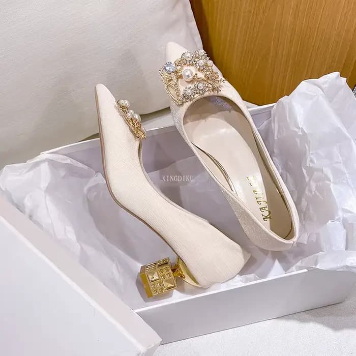 Automne nouvelles dames talons hauts bout pointu en forme de talon haut 5 cm et 7 cm chaussures de mariage boucle carrée voyage Banquet chaussure talons hauts