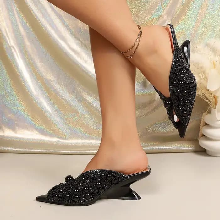 Sandales élégantes pour femmes à talon original orné de perles