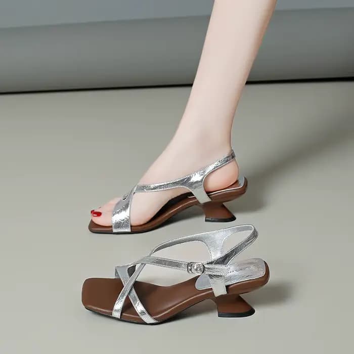 Sandales romaines rétro à talons hauts et lacets pour femmes