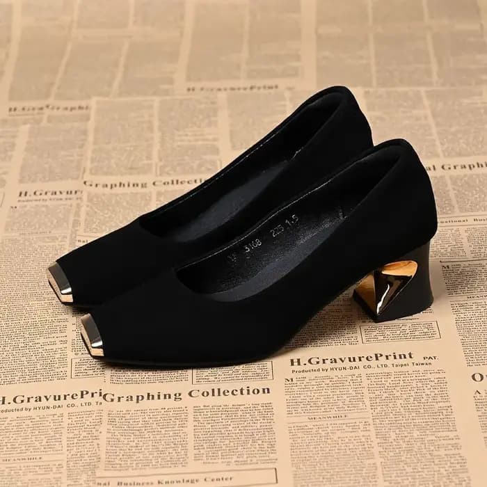 Chaussures à talons carrés en daim noir pour femmes