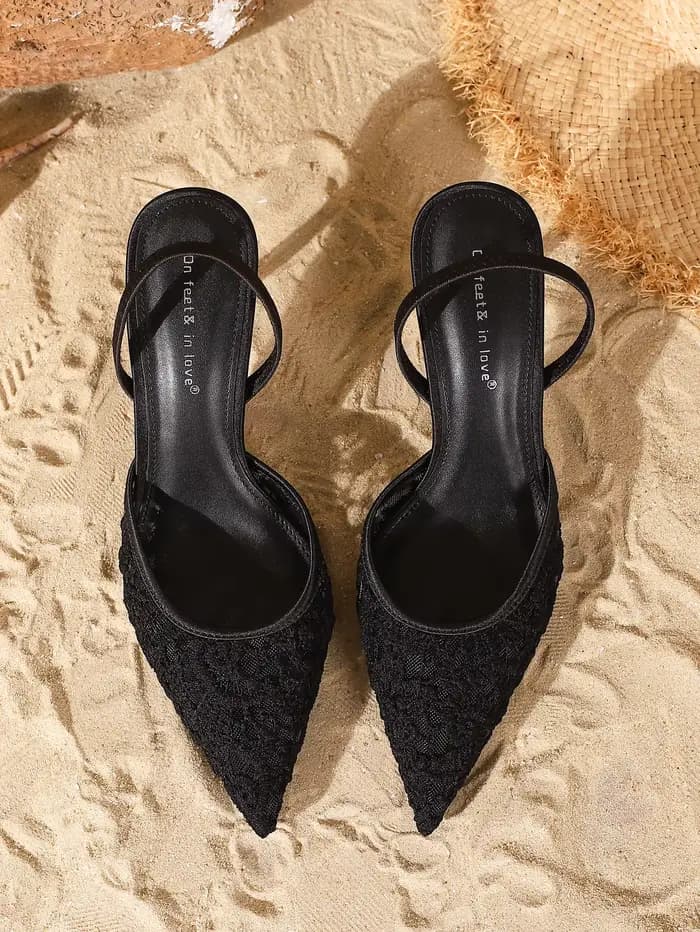 Escarpins élégants en dentelle noire - Chaussures à talons aiguilles sophistiquées avec bride à la cheville