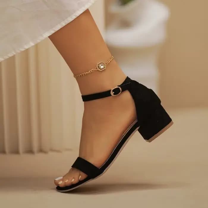 Nouvelles sandales d'été à talon épais et polyvalentes pour femme, style féerique, talon bas, chaussures de luxe pour femmes, sandales de créateurs