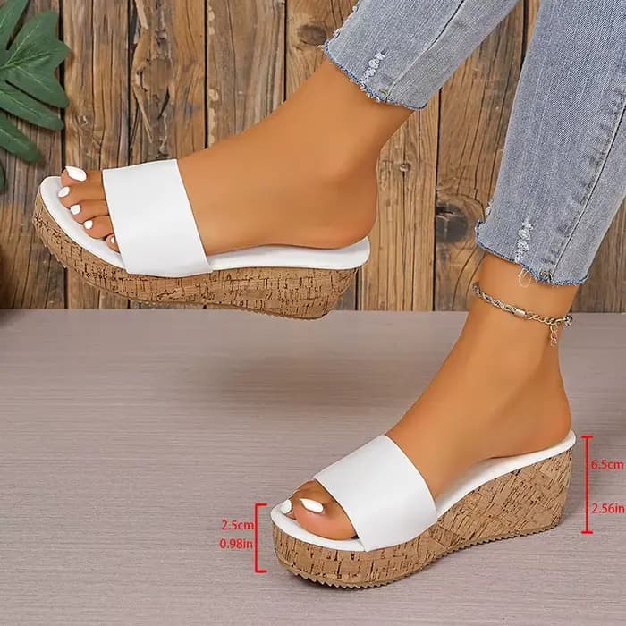Sandales à talons compensés dorés pour femmes