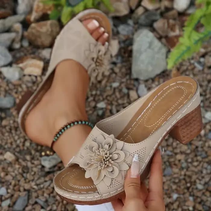 Rétro fleur décor sandales à talons compensés femmes 2025 été confort fond épais plate-forme