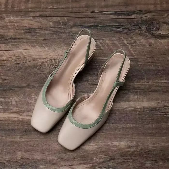 Sandales pour femmes à bout carré et talon épais