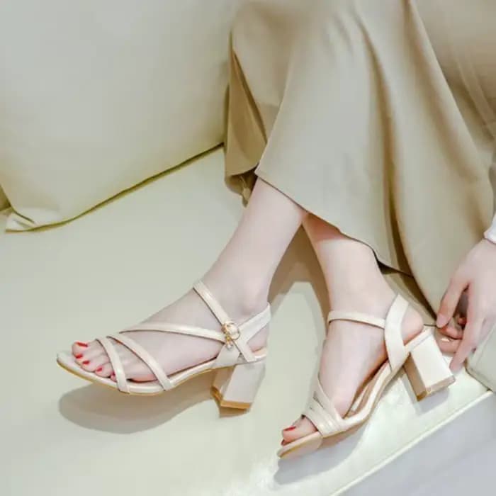 Sandales en cuir à talons hauts pour femmes