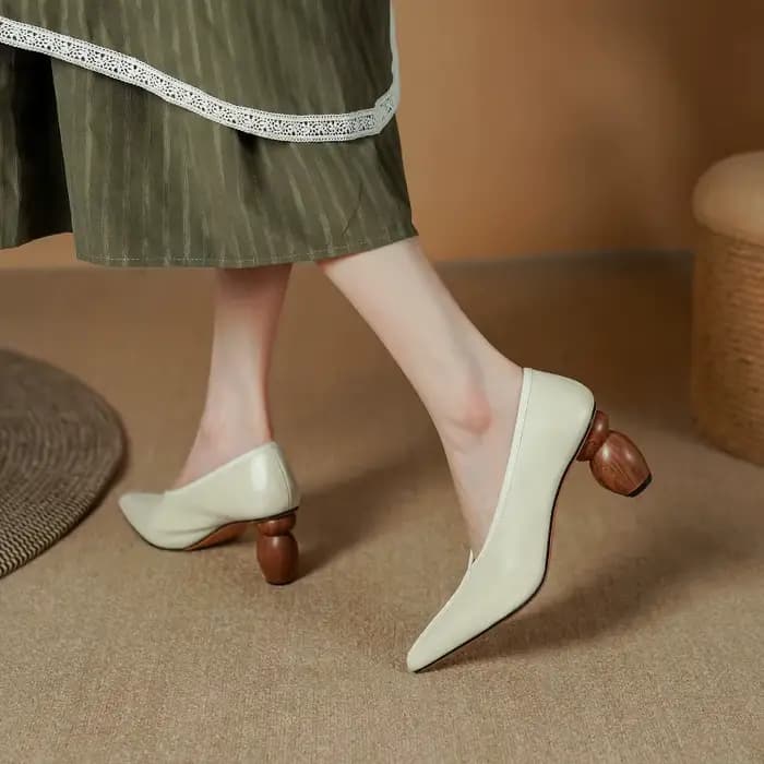 Escarpins pointus en cuir véritable pour femmes
