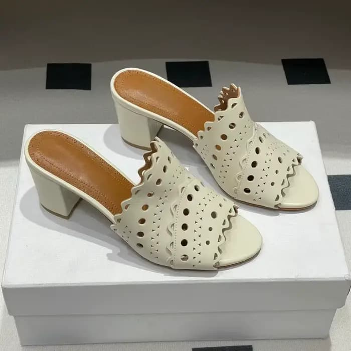 Début du printemps nouvelle mode classique rétro talon haut évidé bout ouvert pantoufle en cuir véritable Sexy