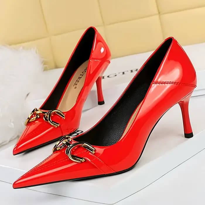 Escarpins à talons hauts pour femmes, chaussures élégantes de 7cm, 10.5cm, rouge, pour mariage, Premium, tendance, décoration en métal, nouvelle collection