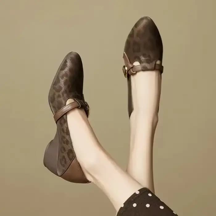Bout pointu avec talons moyens chaussures pour femmes talon compensé femme pompes Chic et élégant livraison rapide Y2k Point Discount jeune