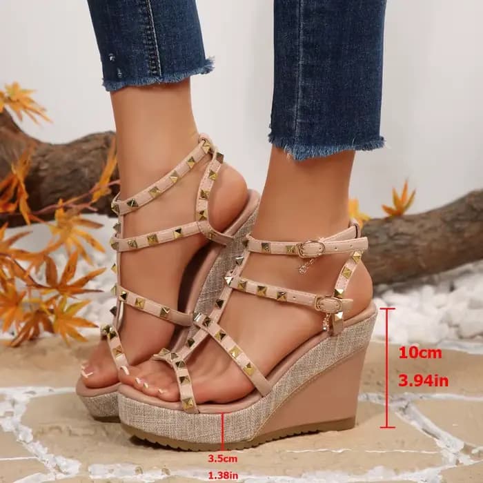 Sandales à lanières cloutées