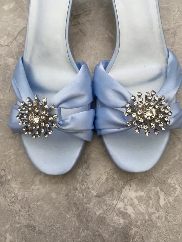 Nouvelles mules d'été pour femme en satin bleu clair à talon chaton
