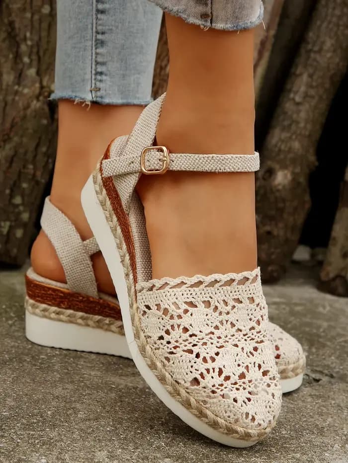 Sandales à l'offre elles compensées pour femmes