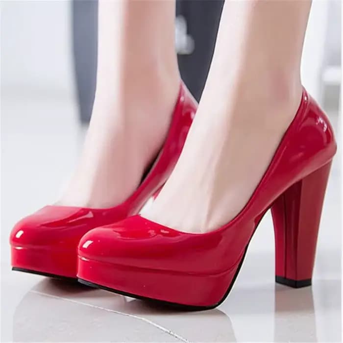 Escarpins à bout pointu et talons hauts pour femmes