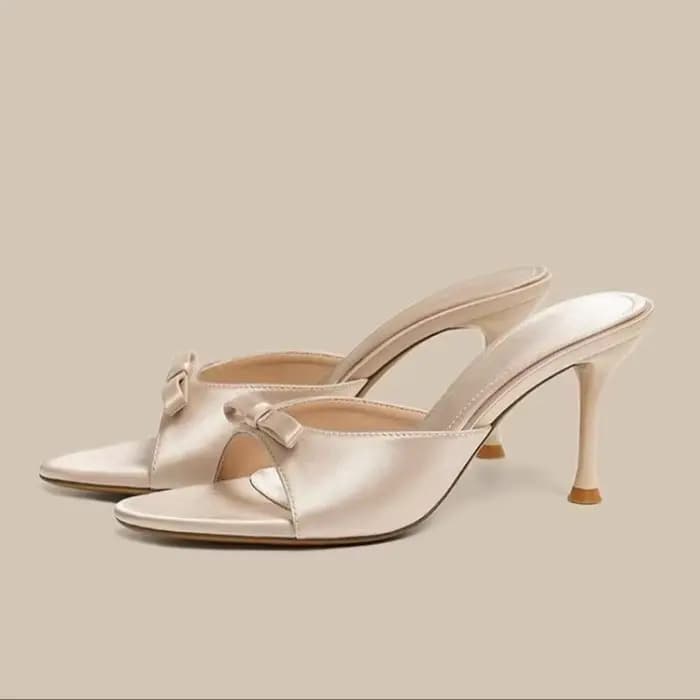 Sandales à talons hauts à bout rond et ouvert avec nœud