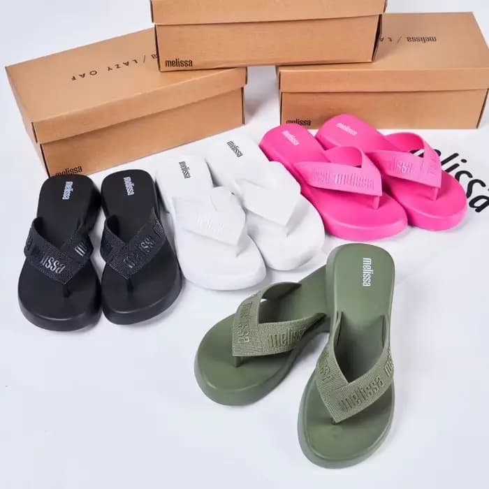 Melis*a 2026 Nouvelles sandales en gelée à talon épais, tongs de plage pour femmes, pantoufles d'été parfumées à bout rond, style décontracté, en EVA