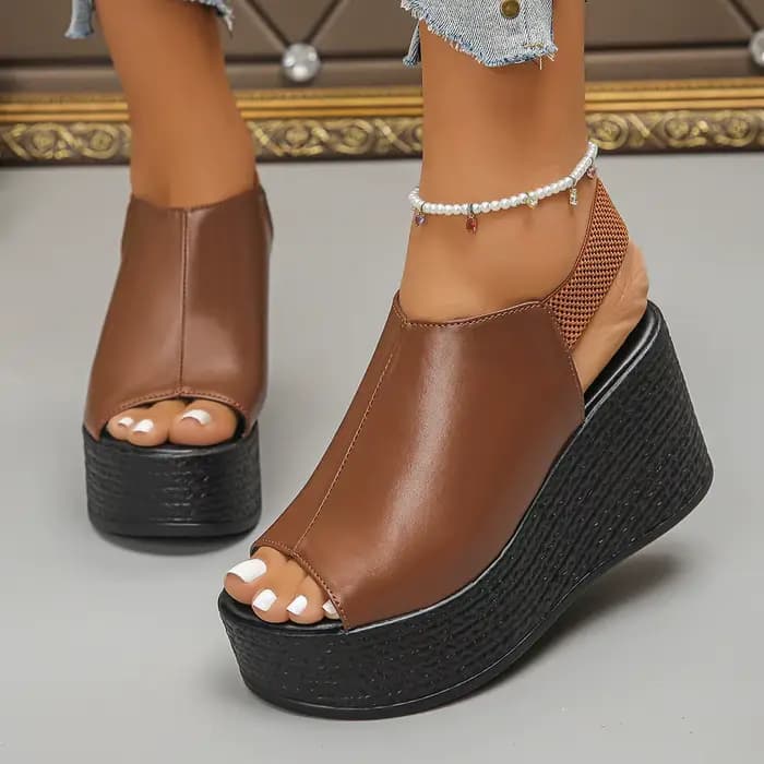 Femmes sandales de haute qualité été en cuir