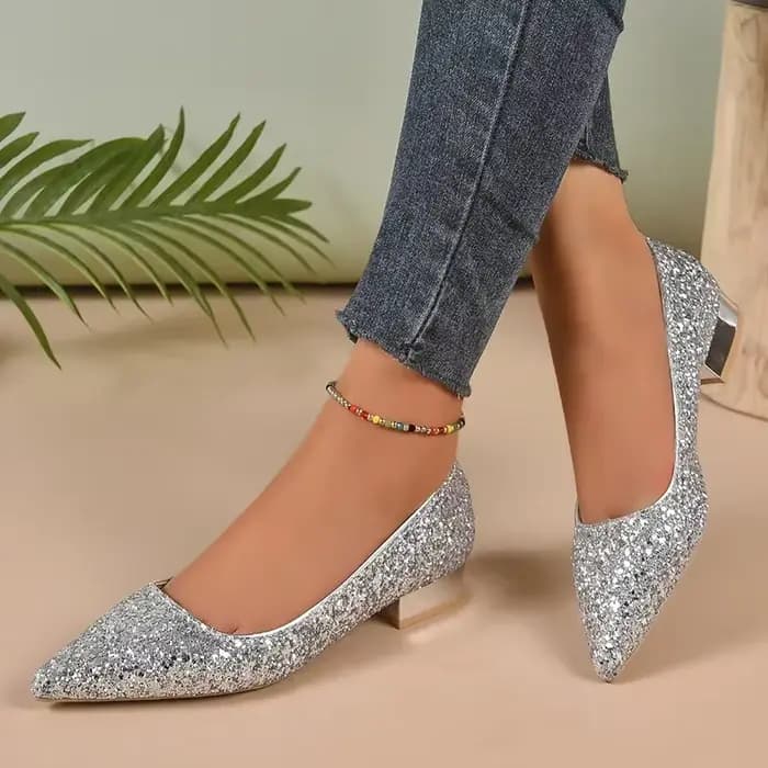 Escarpins à talons bas argentés pour femmes