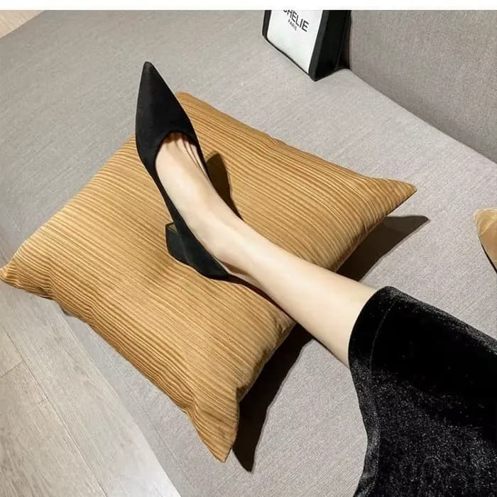Femme pompes bureau bout pointu Sexy avec talons moyens chaussures pour femmes en gros populaire robe élégante jeune 2025 tendance A décontracté