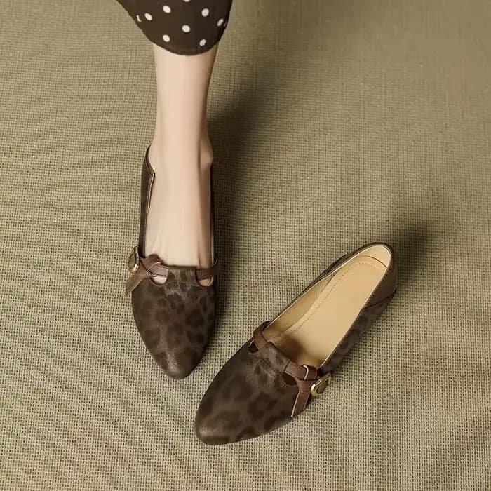 Bout pointu avec talons moyens chaussures pour femmes talon compensé femme pompes Chic et élégant livraison rapide Y2k Point Discount jeune