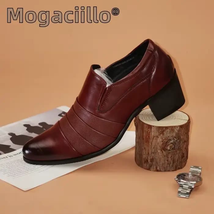 Vente chaude hommes en cuir talons hauts Europe amérique pointu haut de gamme Banquet chaussures habillées affaires hommes chaussures de travail polyvalentes