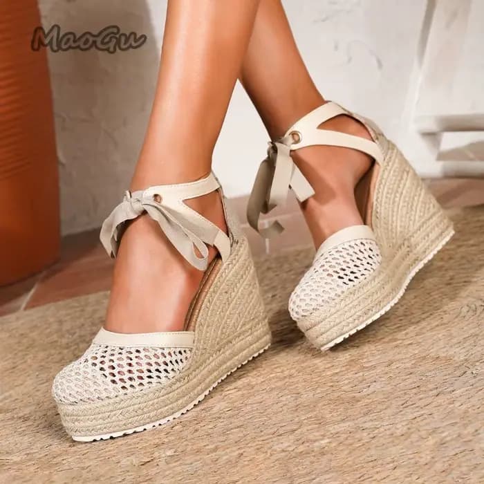 Sandales compensées en maille pour femme