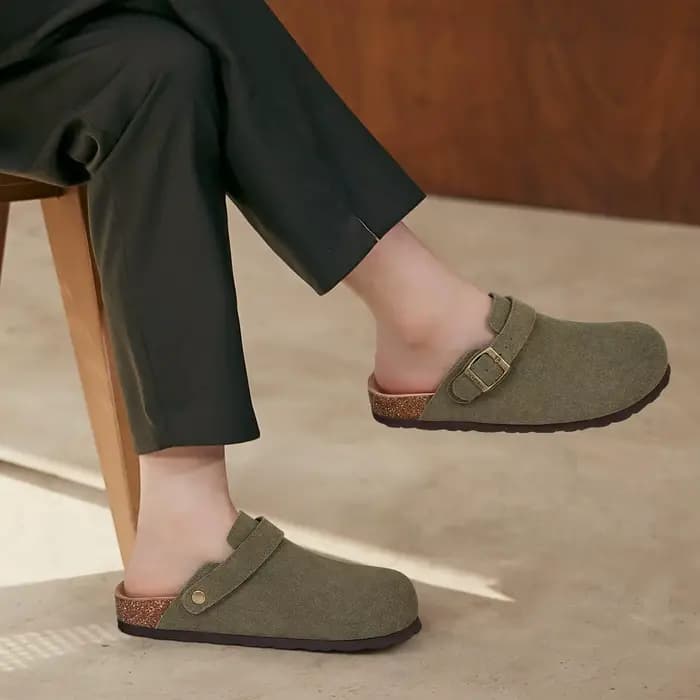 Asgard Sabots en cuir véritable pour femme avec semelle en liège souple Mules en daim de vache avec sangle réglable Pantoufles confortables à enfiler à la mode