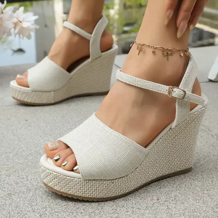 Sandales compensées noires et blanches pour femmes
