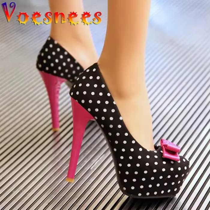 Escarpins à talons hauts et bout rond pour femmes