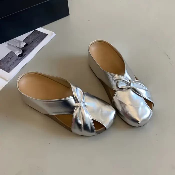 Sandales Compensées Métalliques Femmes Sabots à Plateforme Bout Fermé Mules avec Nœud Ajouré Pantoufles à Semelle Épaisse pour Été Plage Extérieur Chaussures Casual