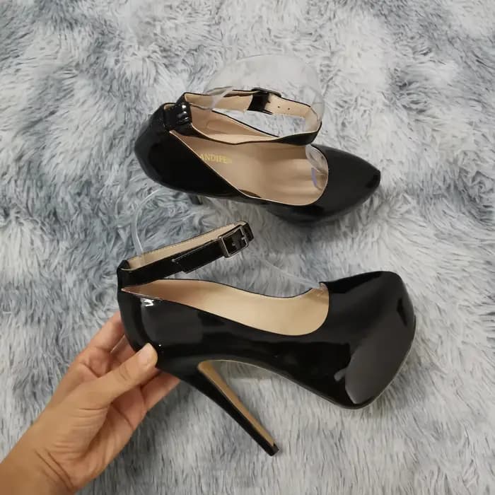Escarpins en cuir verni pour femmes