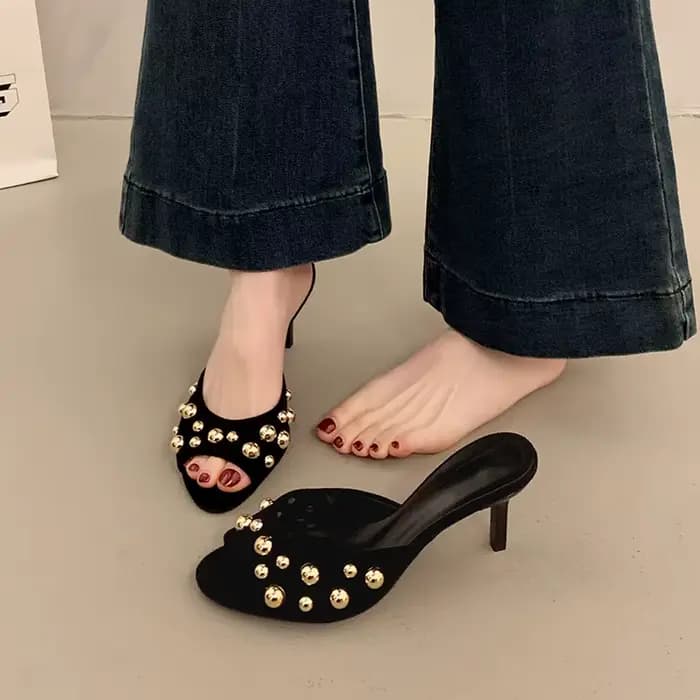 2025 clouté Peep Toe Stiletto sans lacet Rivets dorés décor classique Sexy femmes sandales d'été robe de soirée quotidien décontracté chaussure unique