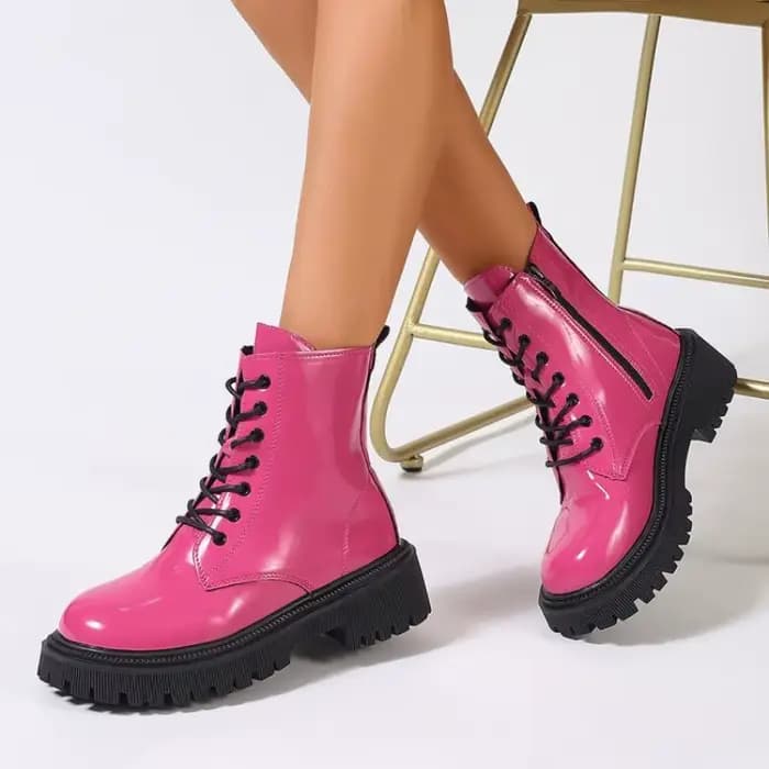 Bottines de moto à lacets en cuir verni pour femme