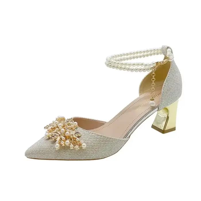 Chaussures pointues en métal perlé pour femmes