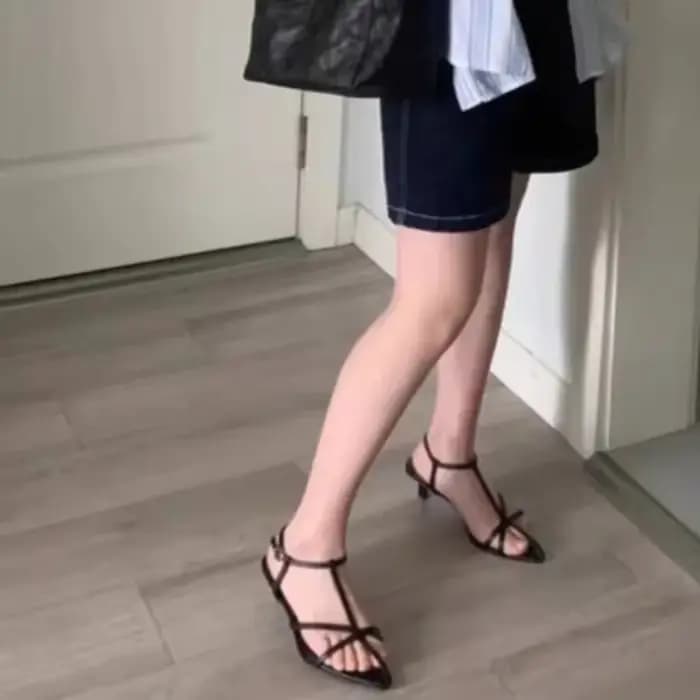Big 42 chaussures à talons bas été nouvelle ceinture Fine pointue Interlace ligne de boucle en métal avec semelle